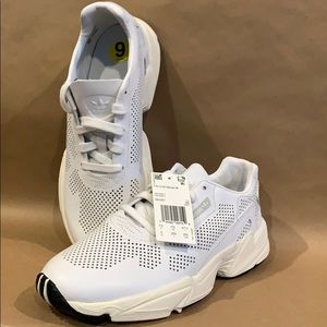 New Adidas falcon alluxe W  size 9